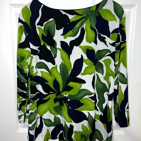 NWOT❗️CATO Blouse Women Green Floral V-Neck - Picture 3 of 4